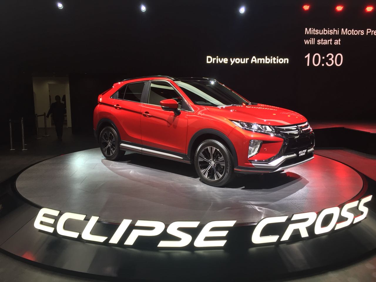 Купеобразный Mitsubishi Eclipse Cross приедет в Россию в 2018 году Купеобразный Mitsubishi Eclipse Cross приедет в Россию в 2018 году
