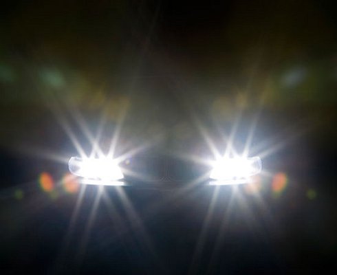 Фары Volkswagen Passat и KIA Optima опасны при ночном вождении