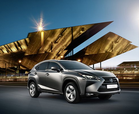 Продажи автомобилей Lexus в России продолжают расти