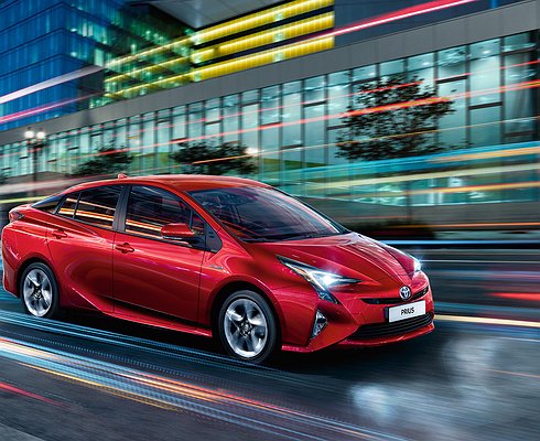Toyota увеличит выпуск электромобилей