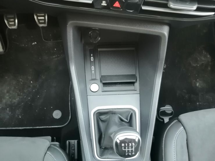 Под острым каблуком: тест-драйв нового Volkswagen Caddy Maxi