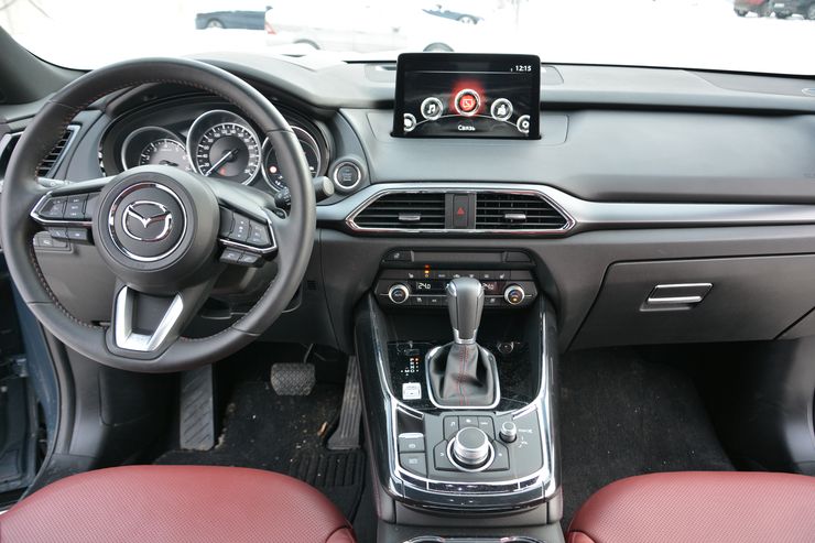 Красное на черном: тест-драйв особенной Mazda CX-9 Noir
