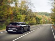 Завидуйте молча: первый тест-драйв Porsche Taycan Cross Turismo
