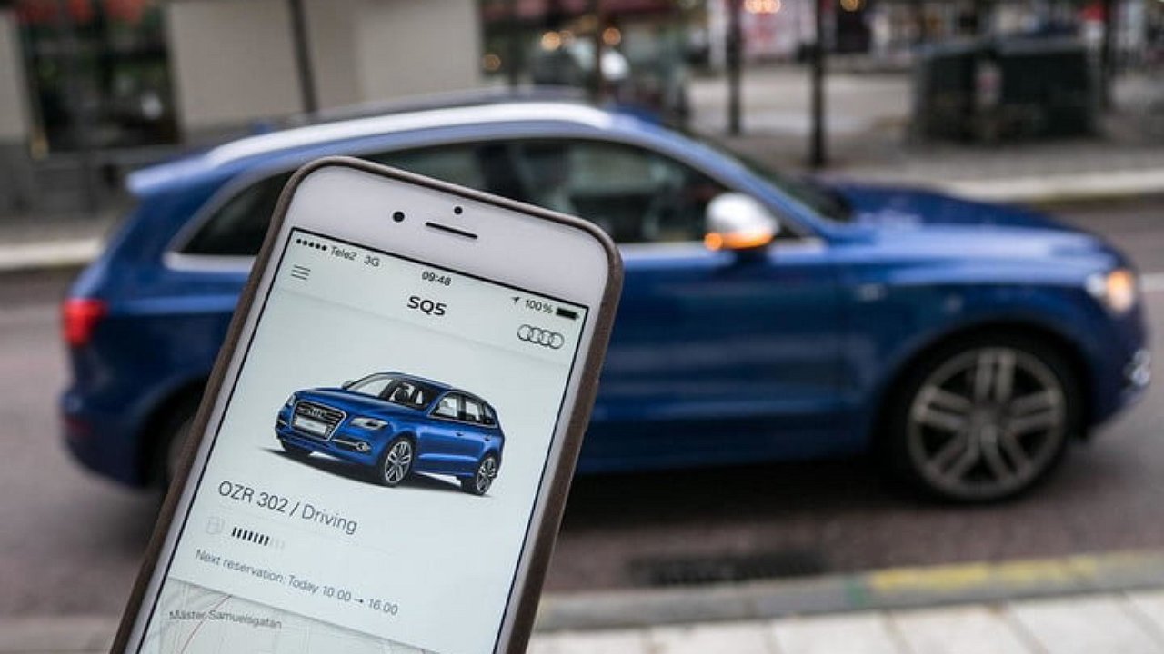 Интерфейс каршеринга. Машина каршеринг. Приложения по аренде авто. Приложение для аренды авто. Делимобиль.