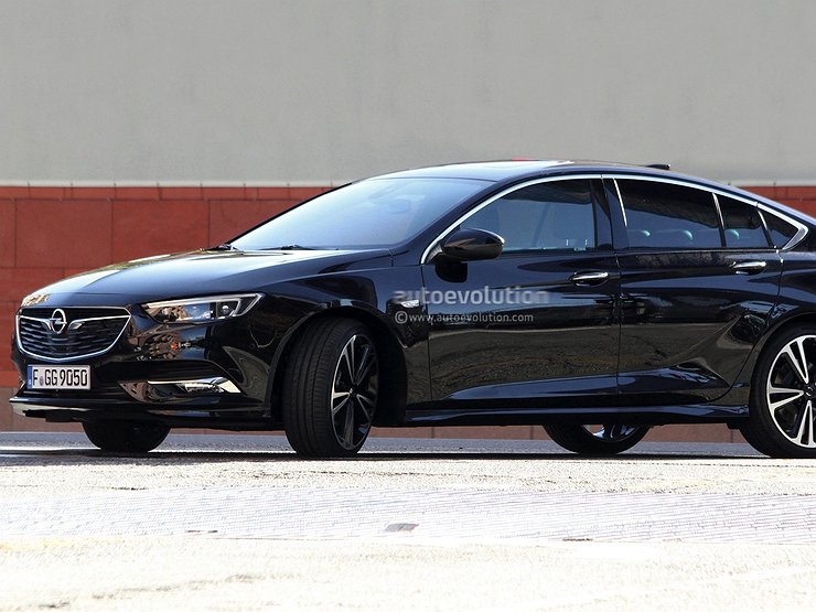 Рассекречена внешность новой Opel Insignia Рассекречена внешность новой Opel Insignia