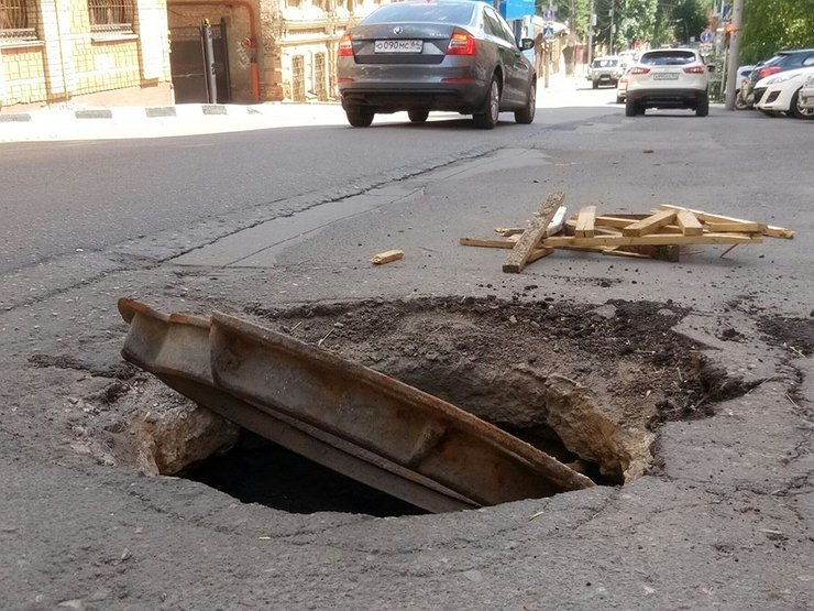 Делать ставки на спорт, это не лохотрон, но и не такой уж прям гарантированный способ заработка.Это скорей больше напоминает игру, можно выиграть, можно проиграть. Для начала отметим, что ставки на спорт не стоит воспринимать как шанс моментально разбогатеть.Это азарт – да, возможность проверить свои знания – да, постоянный заработок – .