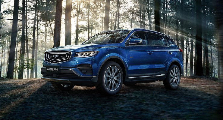 На российский рынок выходит новейший кроссовер Geely Atlas PRO