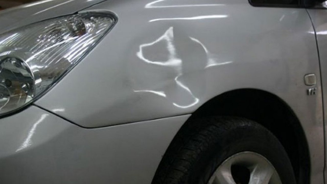 Как быстро и качественно устранить вмятины на автомобиле без обращения к профессионалам Как самостоятельно устранить вмятины на автомобиле