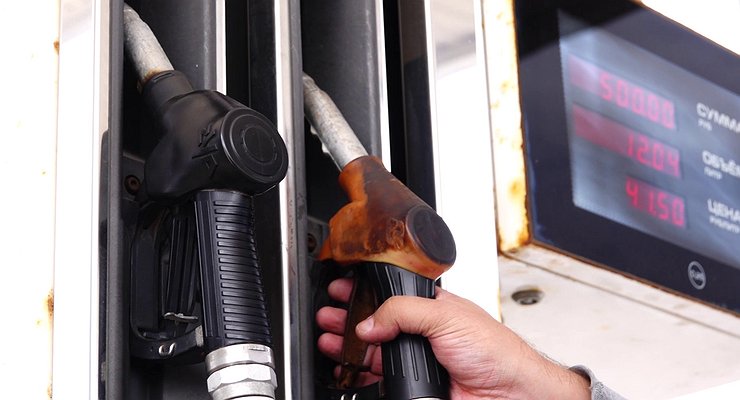 Why can the engine have “problems” after refueling with high-octane fuel
