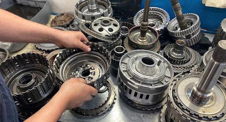 Why is it dangerous to buy a contract gearbox now?