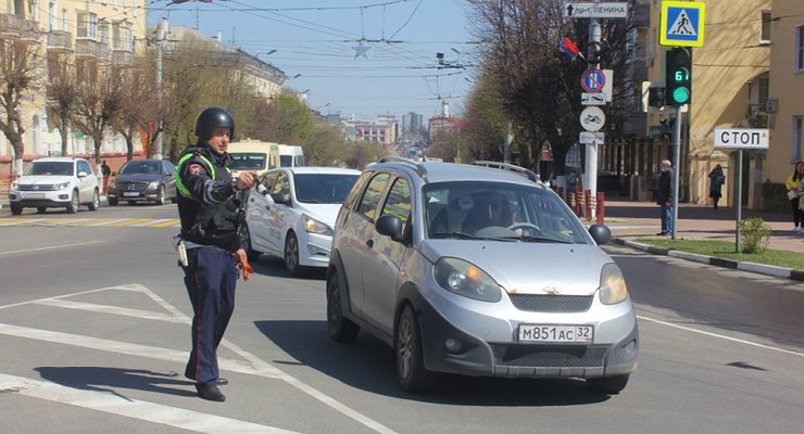 How the traffic police fined 5,000 rubles for a speed of less than 50 km per hour