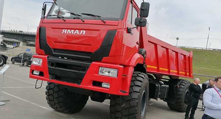 A dump truck has been built in Russia that cannot be “planted” on the road