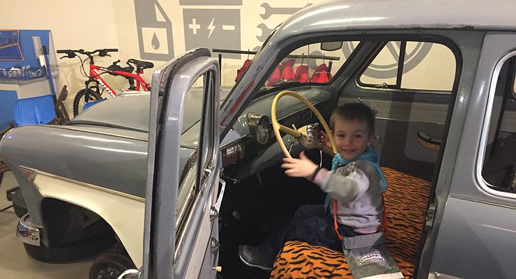 Russian drivers massively neglect the safety of children in cars