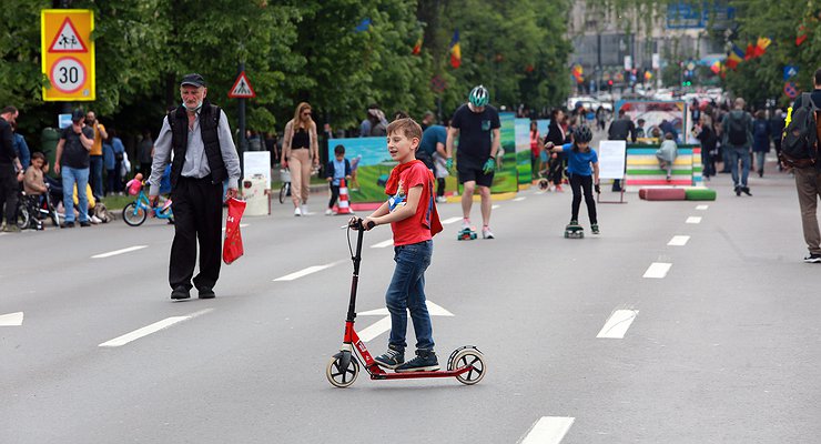 Russians are ready to ban electric scooter owners from driving faster than 25 km/h
