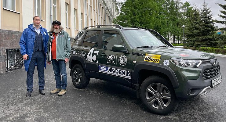 Import Substitution: Fedor Konyukhov Changed Toyota Hilux With LADA Niva SUV