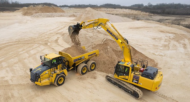 What threatens Russia with a ban on the delivery of trucks and bulldozers from Japan