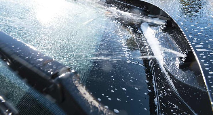 How the window cleaner’s water pump turns into a “bomb” under the hood