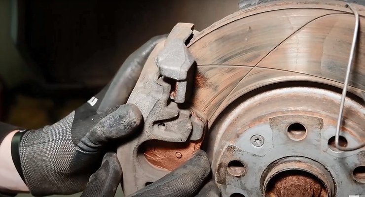 3 fatal mistakes car owners make when replacing brake pads and discs