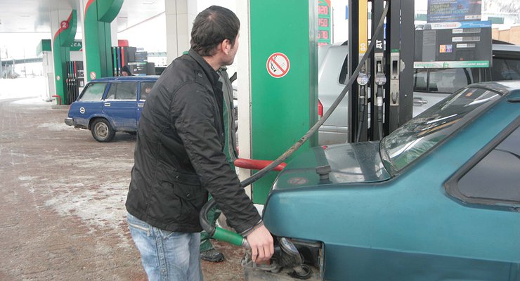 Rogues invented a new way to tap gas from car owners at gas stations