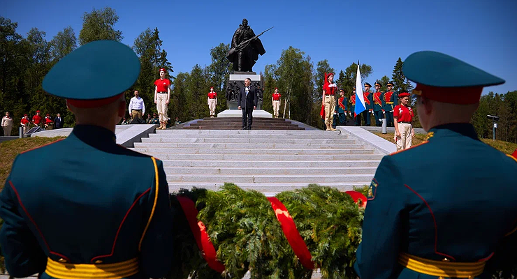On the M11 highway, the memory of the fallen heroes of the Great Patriotic War was honored