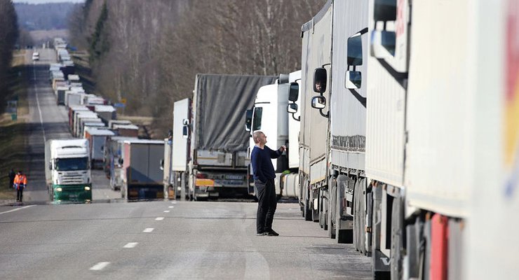 New vacancy: you can earn 2,000 rubles for a day in traffic