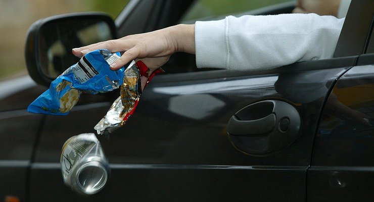 Throwing a cigarette butt will be fined 100,000 rubles and the car will be seized