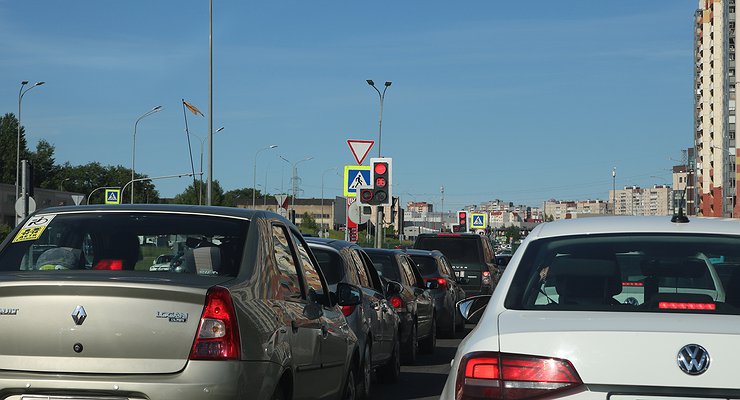 How much time do drivers spend on the road in Moscow?