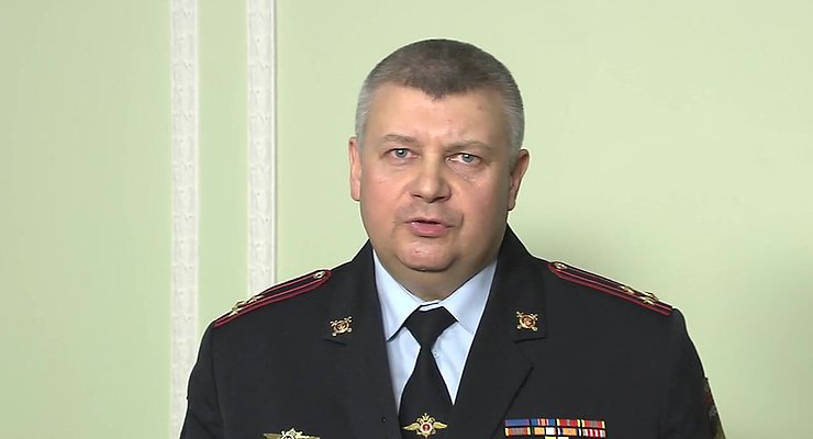 They came to the head of the St. Petersburg traffic police with house searches
