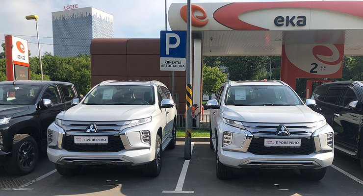 There are cars: dealers began to massively sell foreign cars from the Emirates