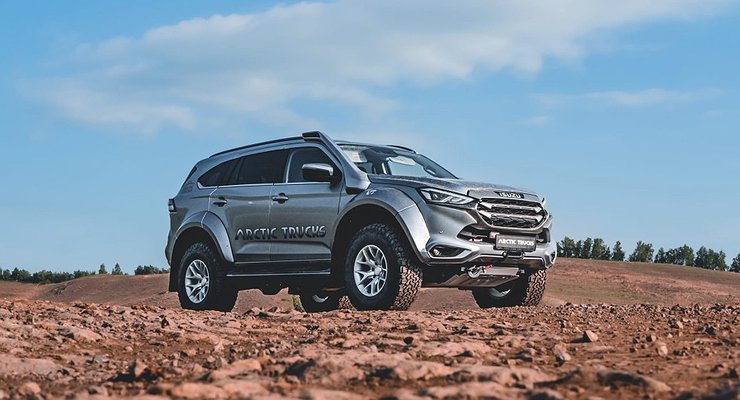 SUV Isuzu MU-X prepared for extreme off-road