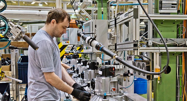 “Updated” LADA Largus Gets a Low Power Engine