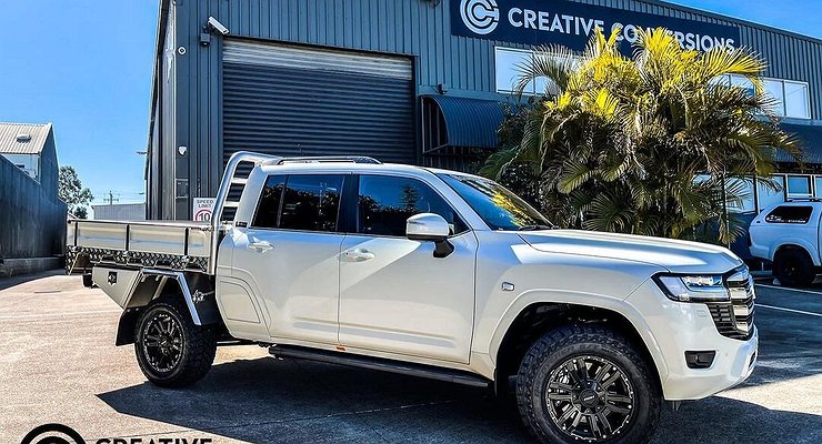 Toyota Land Cruiser 300 has a cargo version