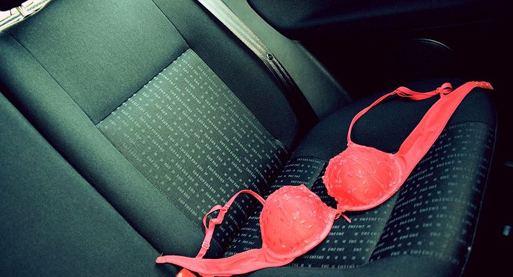 Underwear instead of cars, general competitions with LADA Granta and the future of AvtoVAZ: results of the week