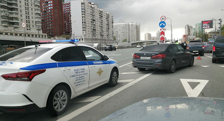 For entering the “counter lane” the car is impounded