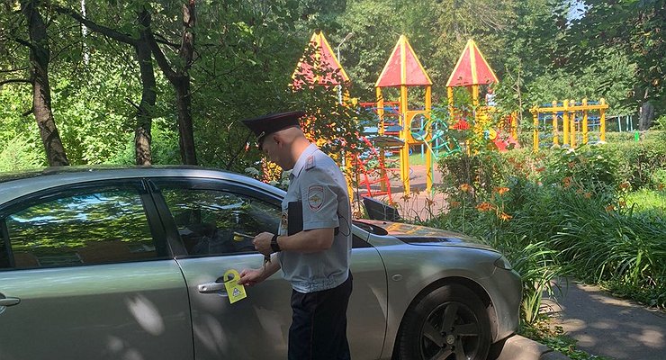 Russian traffic police began to hang “dorhangers” from cars