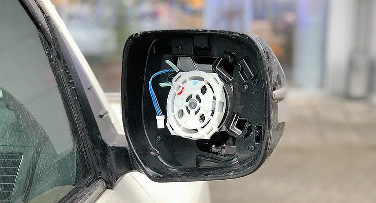 In Russia, they began to massively steal mirrors from cars: how to protect yourself from theft?