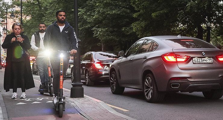 Rental services will slow down the speed of their electric scooters remotely