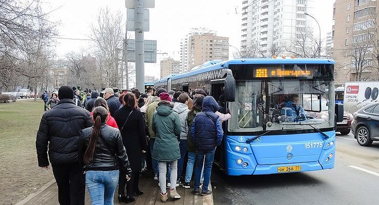 “vydelenki” in the suburbs robbed the townspeople of the opportunity to go home