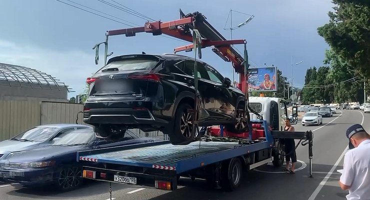How Sochi’s Traffic Police Send Thousands of Vacationer Cars to a Car Impound
