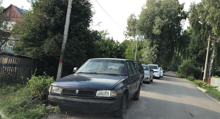How much money do Russians spend on buying a car these days?