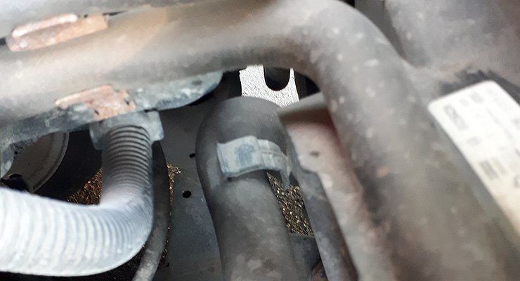 What fatal consequences lead to problems with clamps under the hood?