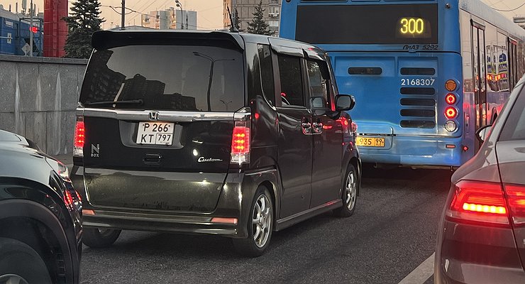 How and for how much can you transport a car from Vladivostok to Moscow?
