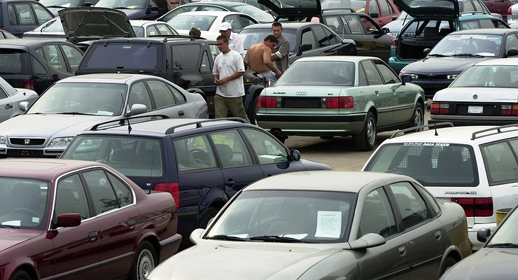 How to buy a good car cheaply from a reseller?