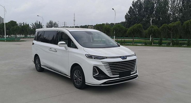 FAW showed a new minivan Bestune