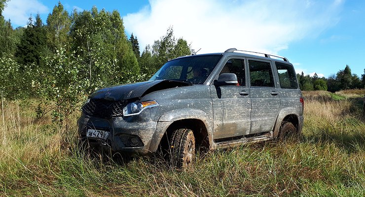 Why does an old car break down more in an accident than a modern one?