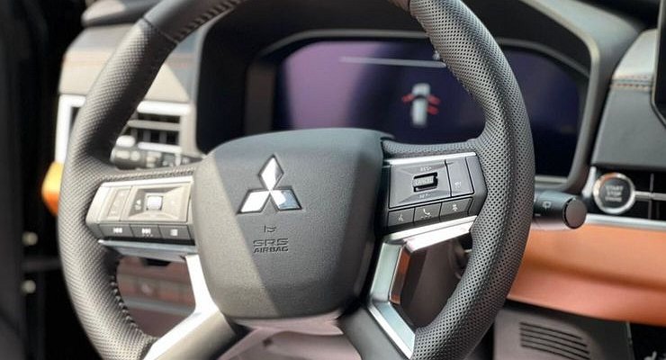 Mitsubishi stays in Russia?