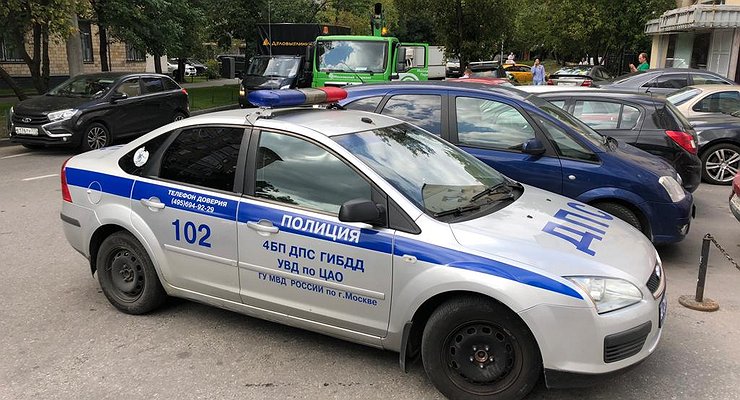 5 methods to identify traffic cops in the stream of motorists who drank alcohol the day before
