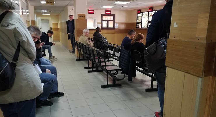 The database of the traffic police of the capital “lies” for the second day in a row