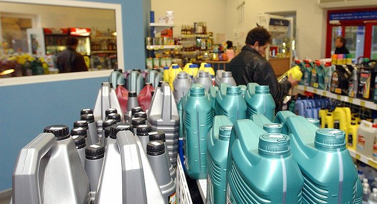 What kind of replacement for imported oil have Russian dealers found?
