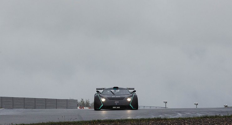 Russian sports car beats racing Mercedes-AMG and BMW
